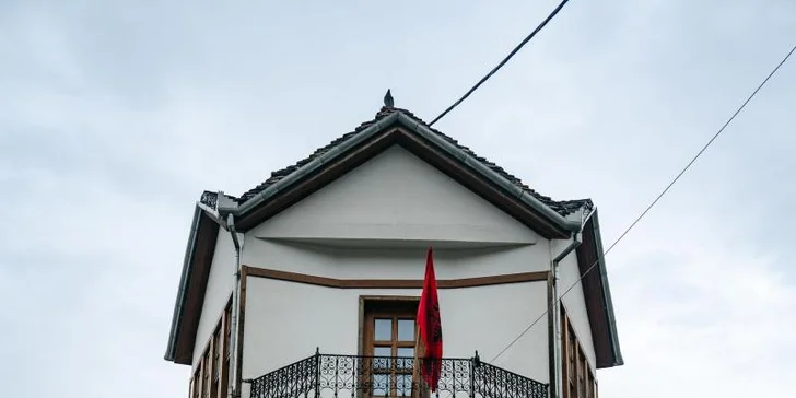 V pláne je prechádzka hlavným mestom (Tirana) aj výlet ku kaňonu Osum.
