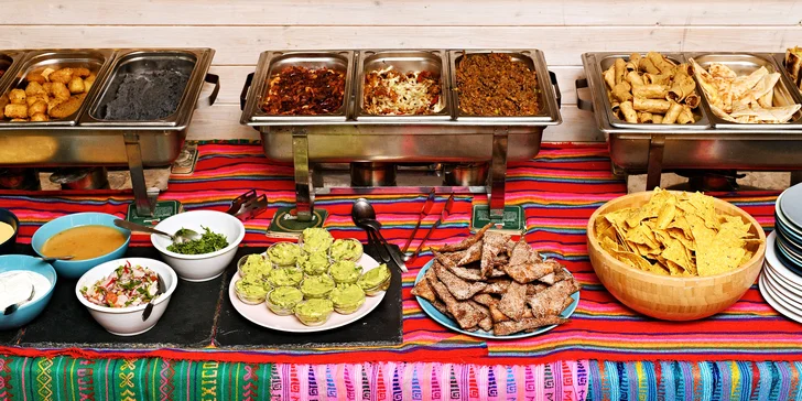 Pravá mexická fiesta: 2hod. all you can eat pro 1-2 osoby i vč. lahve vína