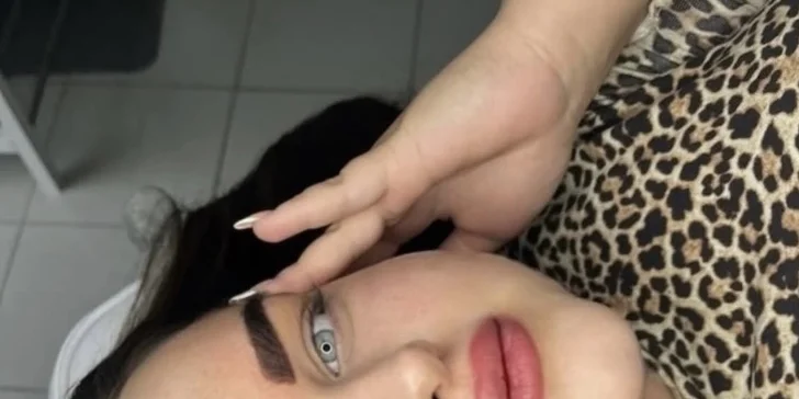 V salóne Studio Andrea vás čaká profesionálny prístup, vďaka ktorému získate výraznejšie črty tváre na dlhé mesiace. 