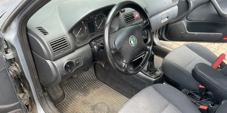 Na závěr přijde provonění vozu a vyleštění oken i zrcátek.