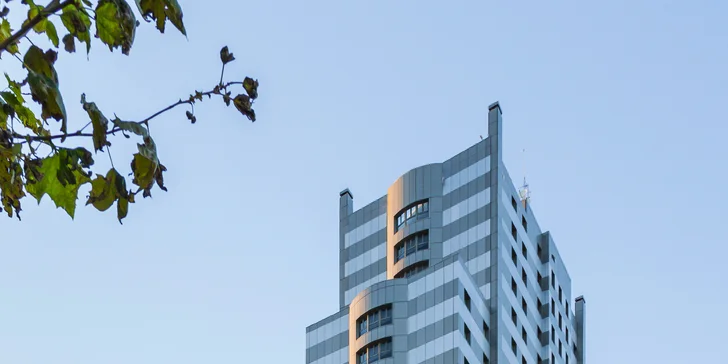 Moderný hotel sa nachádza asi 3 km od historického centra.