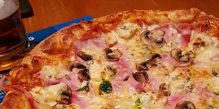Dáte si tu jednu nebo dvě pizzy dle výběru.