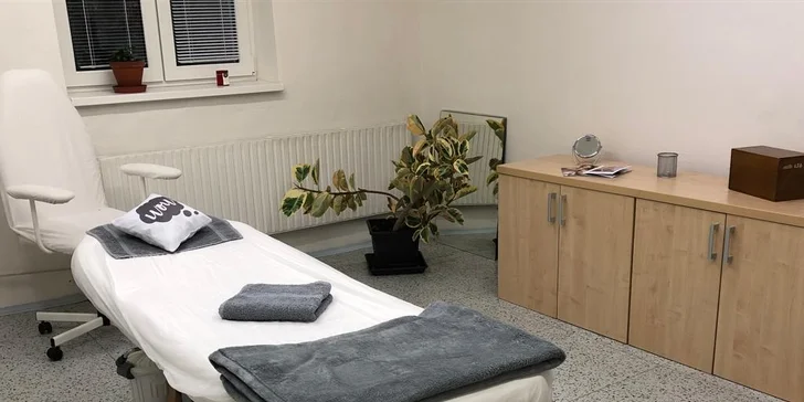 Na výběr je také péče s hloubkovým čištěním pleti za pomoci ultrazvukové špachtle...