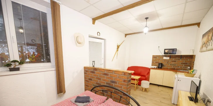 Apartmány se nacházejí v hlavní budově ranče. 