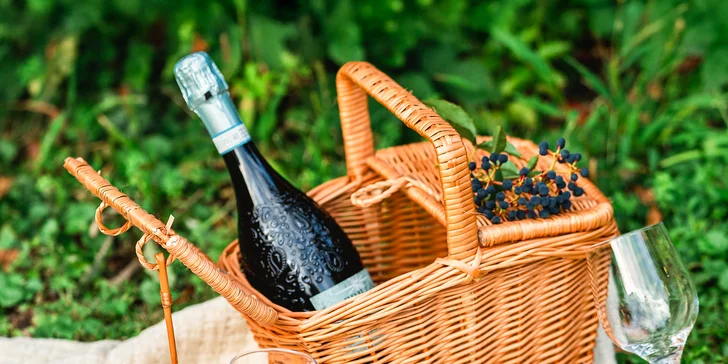 V cene máte prosecco a výber tapas dobrôt.