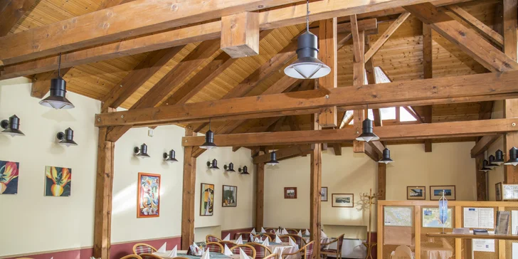Snídaně i tříchodové večeře si vychutnáte v restauraci.