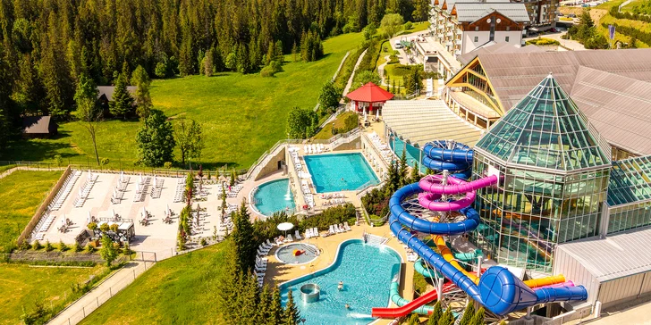 4* Hotel Bukovina s raňajkami či polpenziou a neobmedzeným vstupom do komplexu s 12 bazénmi