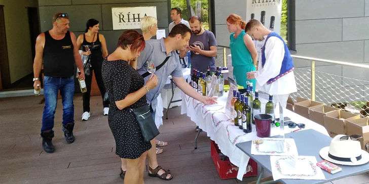 Na degustaci budou čekat vína z více než 20 vinařství z Moravy, Čech i zahraničí.