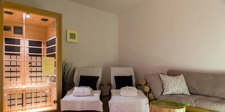 V relaxačním apartmá jsou k dispozici ručníky, župany, pantofle, koupelna a odpočívací místnost.