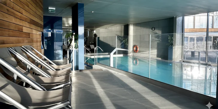Ve wellness najdete bazén i vyhřívané brouzdaliště pro děti.