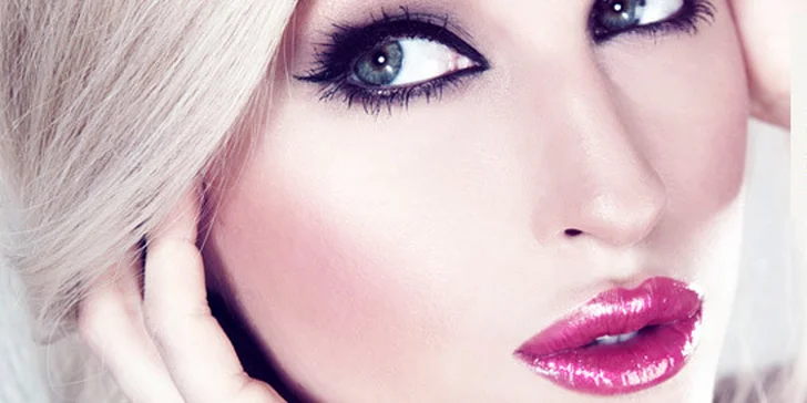 Zväčšenie pier „ANGELINA LIPS“ kyselinou hyalurónovou