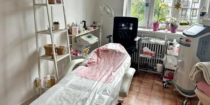 Na výběr máte např. celé nohy, třísla či horní ret. 