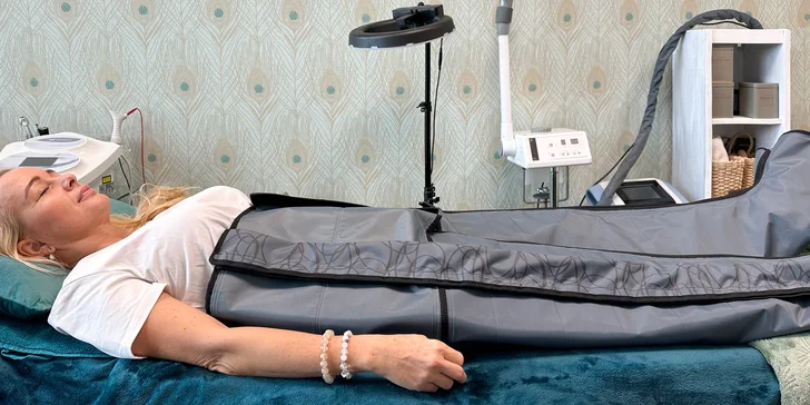 Ve speciálních masážních kalhotách strávíte 45 nebo 60 minut. 