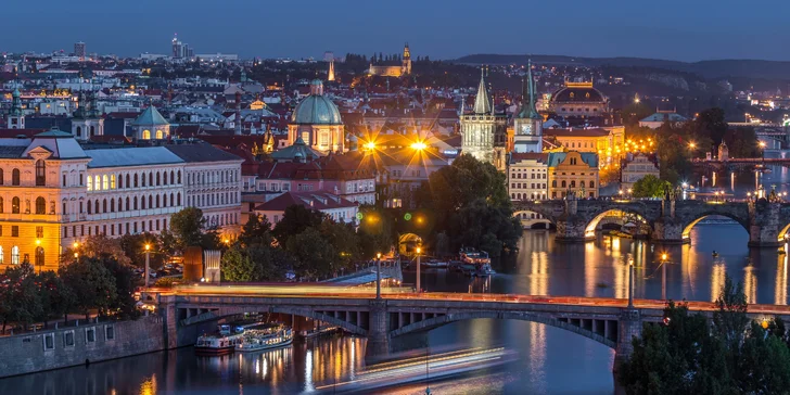 Vyrazte např. do Národního muzea, k památníku na Vítkově nebo k Pražskému hradu.