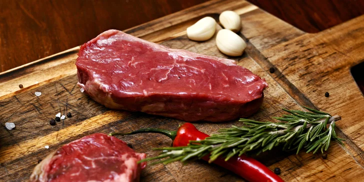 Mezi čtyřmi druhy steaků se objeví ten ze svíčkové i striploin a rib eye, dohromady to vydá hned na 1,3 kg masa. 