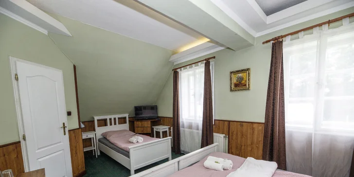 Část pokojů má výhled přímo na hrad.