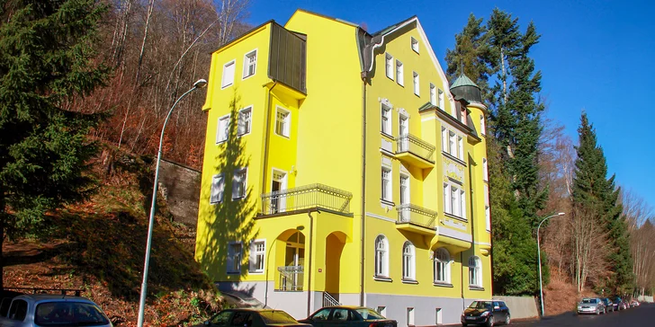 Dovolená v Jáchymově: 4* hotel se snídaní i neomezeným přísunem kávy nebo jízdami na horských kárách