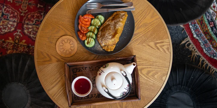 V menu najdete například kuskus se zeleninou, chléb pita plněný několika druhy sýrů nebo toast s bazalkovým pestem, šunkou a sýrem.