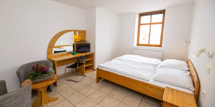 K dispozici jsou i pokoje až pro 6 osob nebo dvouložnicové apartmá pro 7 osob.