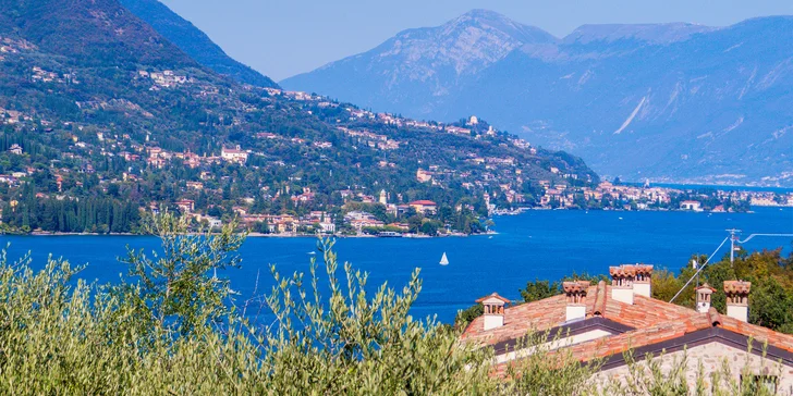 Lago di Garda: romantický pobyt v hotelu u pláže s polopenzí pro dva