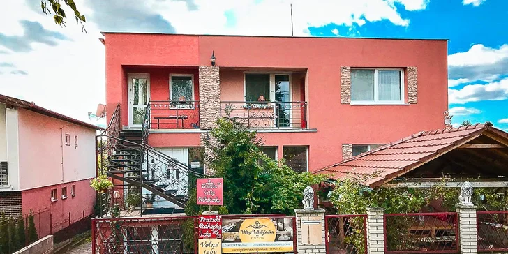 Výhodou je rodinná atmosféra penzionu.