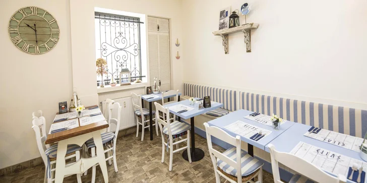 Restauraci najdete v srdci Ostravy-Poruby, pohodlně sem dojedete i MHD (zastávky Hlavní třída a Alšovo náměstí).