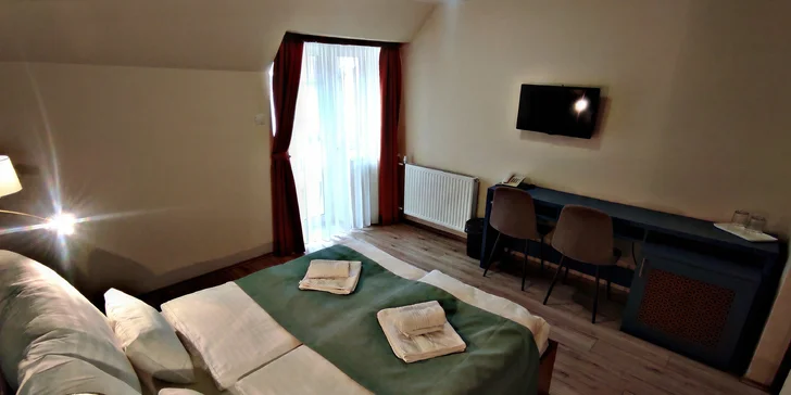 Pokoje jsou navrženy s důrazem na praktičnost a pohodlí během lázeňských pobytů. 