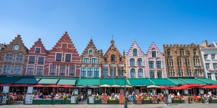 V ceně máte také vstupenku na balkon náměstí Grand-Place, kde se v době vaší návštěvy rozprostře květinový koberec.