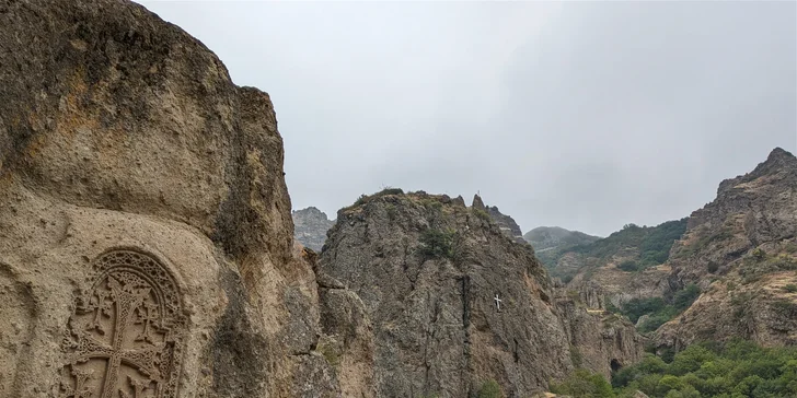 Uvidíte např. chrám Garni, pevnost Amberd, jezero Kari či vrchol Aragats.