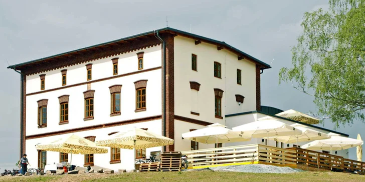 Venkovská idyla v Babiččině údolí: 3–8 dní s polopenzí a privátním wellness