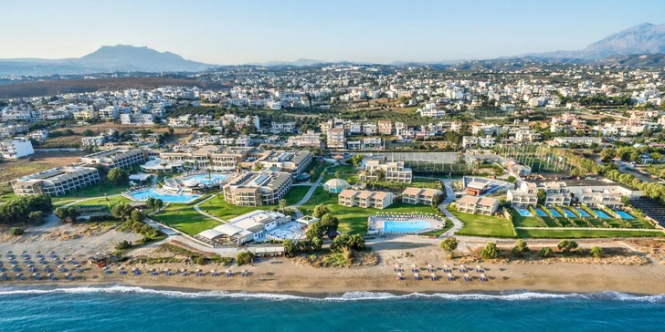 Resort TUI Magic Life Candia Maris***** vás ohromí hned čtyřmi bazény.