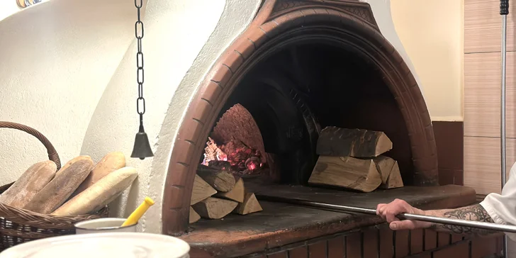 Mají tady skvělou pizzu z pece na dřevo.