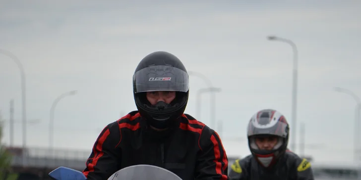 Čeká vás intenzivní šestihodinový praktický trénink. 