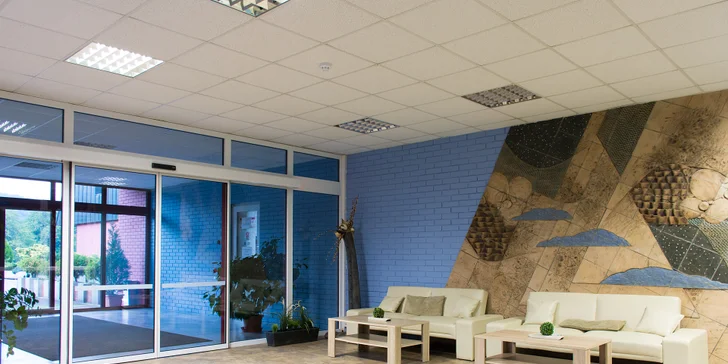 Wellness má otevřeno od 15:00 do 21:00 hod., restaurace od 11:00 do 21:30 hod. 