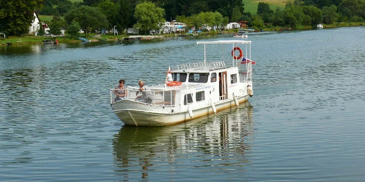 A plavba lodí je také příjemným zpestřením pobytu.