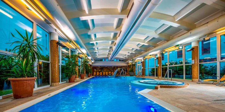  V hotelovom wellness centre sa môžete tešiť na zážitkový bazén a vírivku.