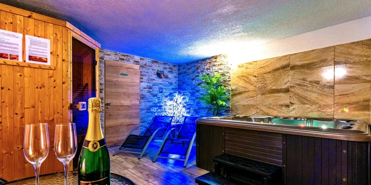  Pokud si chcete pořádně užívat, připlaťte si na místě za privátní wellness, ve kterém je kromě sauny i vířivka.