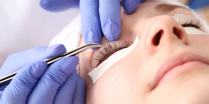Laminácia obočia alebo lash lifting mihalníc v Beauty Salon Simone