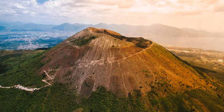 Tak neváhejte a pojďte s Adria Travel poznat kus jižní Itálie – konkrétně nádhernou Kampánii. 