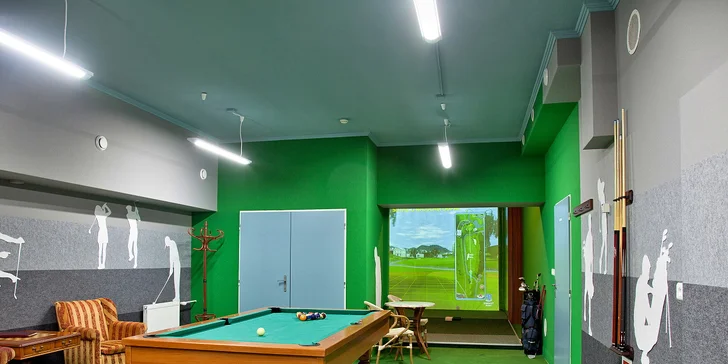 Voucher vám zajistí také nějakou tu zábavu: stolní fotbálek, kulečník a golfový trenažer.