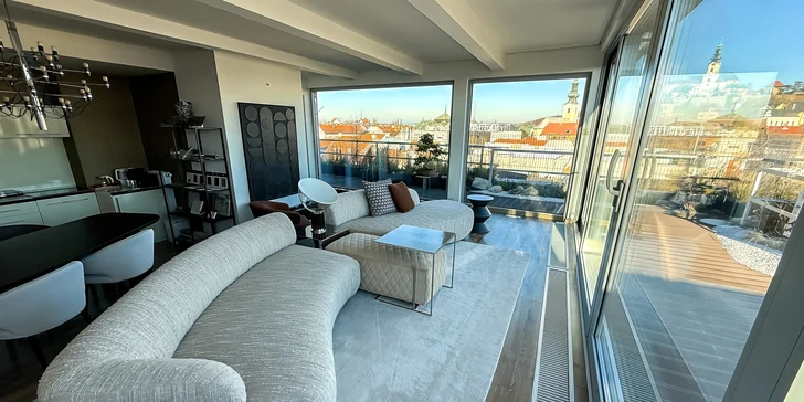 Oddýchnete si v priestrannom a modernom apartmáne, ktorý je pripravený len pre vás dvoch.
