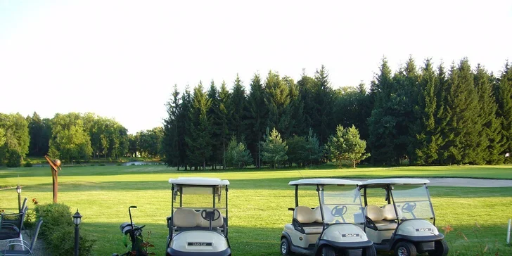 Golfové vybavení si tu můžete půjčit. 