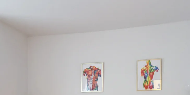Na výběr máte masáž chodidel nebo hlavy, maderoterapii a baňkování.