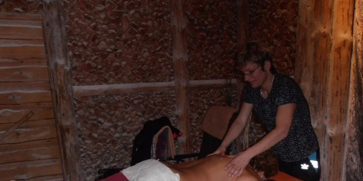 V nabídce je i párová 60minutová relaxace podpořená masáží.