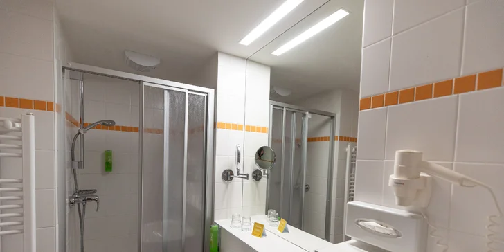 Všechny pokoje disponují vlastní koupelnou s toaletou. 