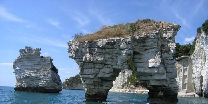 2990 Kč za 10denní zájezd s polopenzí do Itálie pro jednoho. Poznejte krásy poloostrova Gargano. Ubytování v apartmánu, v nabídce i levnější varianty!