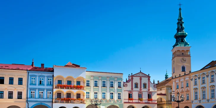 Nový Jičín obklopuje veľké množstvo hradov, zámkov, múzeí, objektov ľudovej architektúry a cirkevných pamiatok.