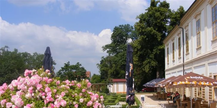 2990 Kč za TŘI dny na zámku Loučeň pro DVA s večerní prohlídkou. Zámecký hotel Maxmilián***, 3chodová večeře při svíčkách, láhev sektu, jedinečné labyrintárium a bazén.