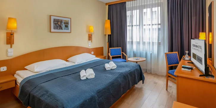 Hotel má výhodnú polohu v blízkosti historického centra (na fotke izba Standard s manželskou posteľou).