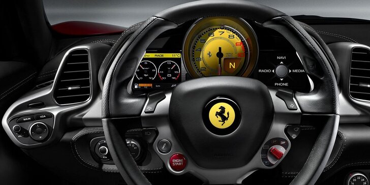 Jízdy na okruhu v supersportu Ferrari 458 Italia
